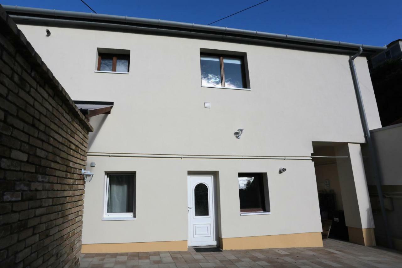 Jokai 19 Vendeghaz Apartment Veszprem Luaran gambar